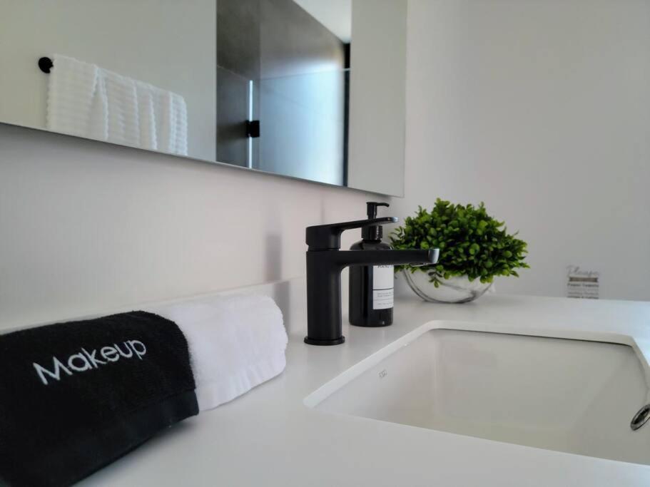 Endless Summer - 2Bed 2Bath Condo - Seasonly Heated Pool With Ocean Views - 5Min Walk To Beach - Fibre Internet - Sleeps 6 Кабо Сан Лукас Екстериор снимка